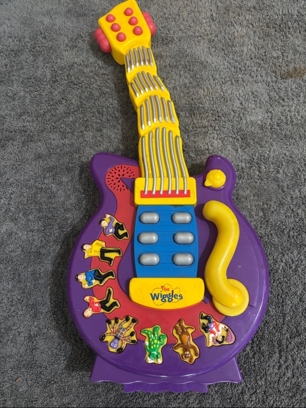 The Wiggles Wiggly Giggly Guitar Dancing Singing 18" Purple 2004
*Works*